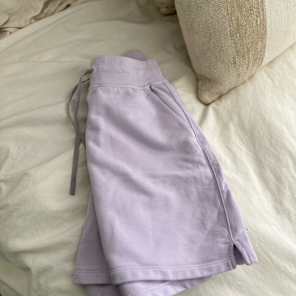Lululemon Athletica High Rise Short - Picture 2 of 7
